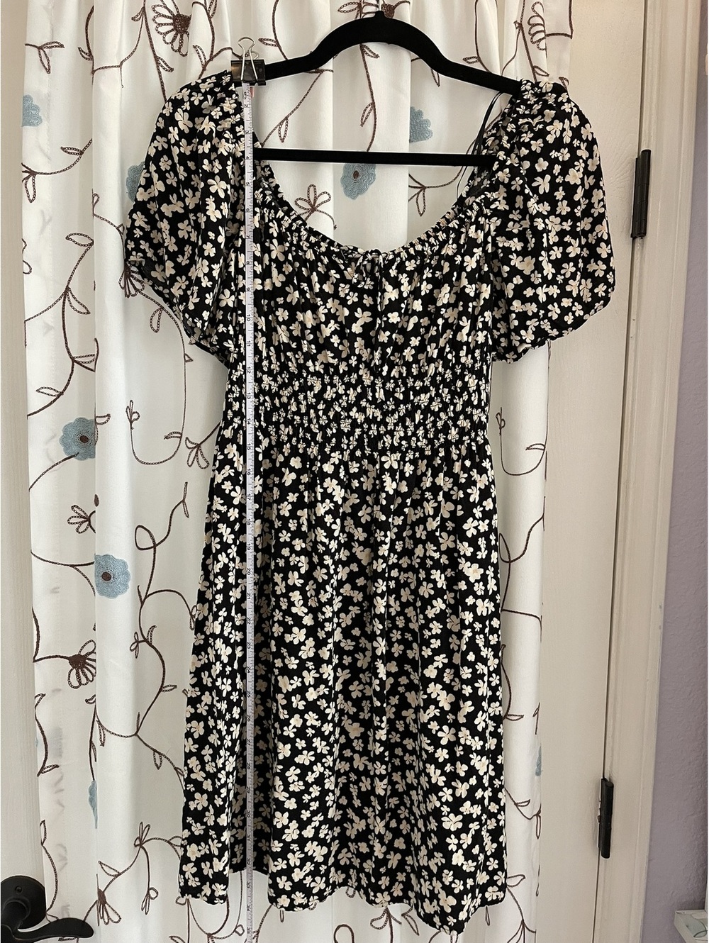 H&M | M | Black Cream Ditsy Floral Puff Sleeve Smocked Mini Dress